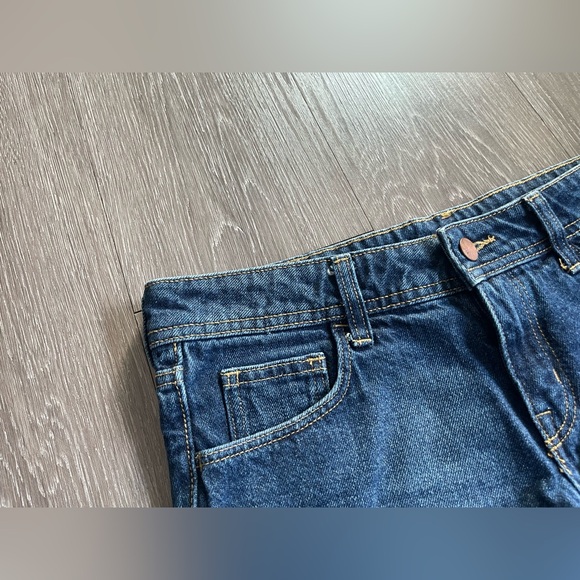 H&M Blue Denim Shorts with Cuffed Hem - Picture 3 of 8